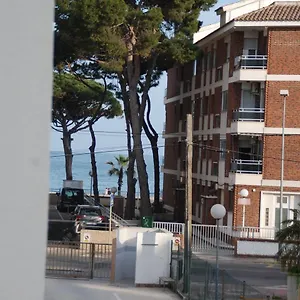 apartamento-acogedor-en-cambrils-a-100m-de-la-playa.top-hotels-tarragona.com/